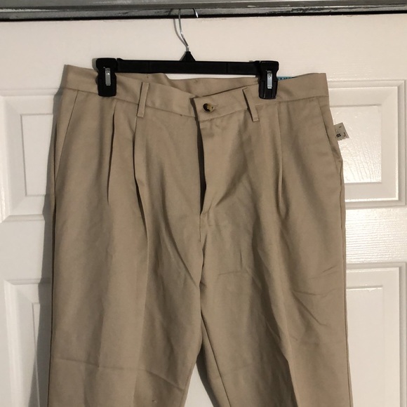 Wrangler No Iron Ultimate Khaki - Picture 2 of 9
